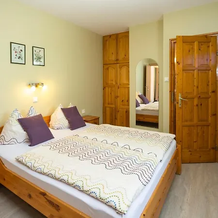 Cecey Apartment