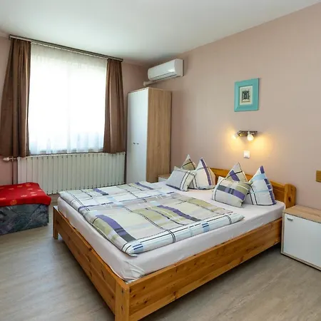 Cecey Apartment