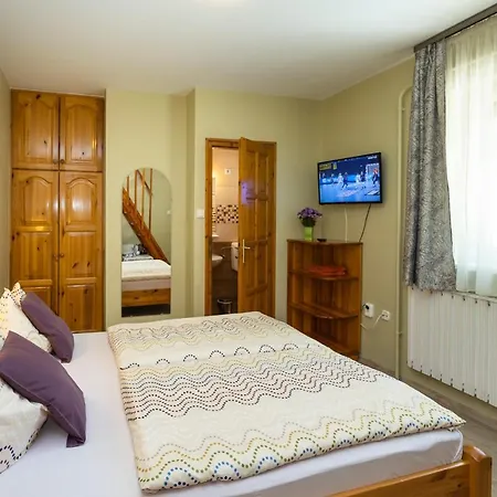 Apartment Cecey
